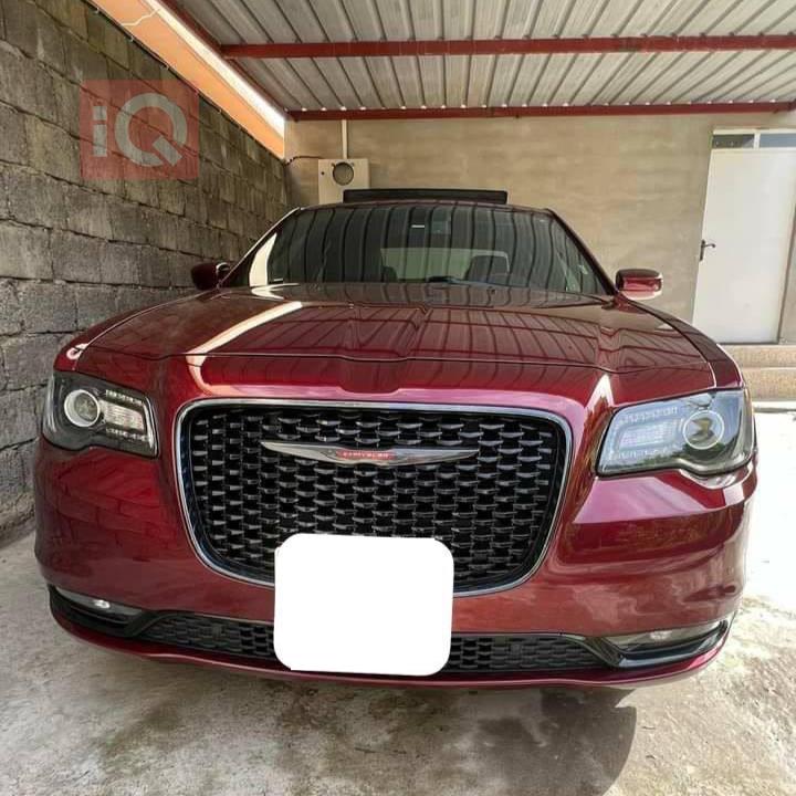 کرایسلەر 300